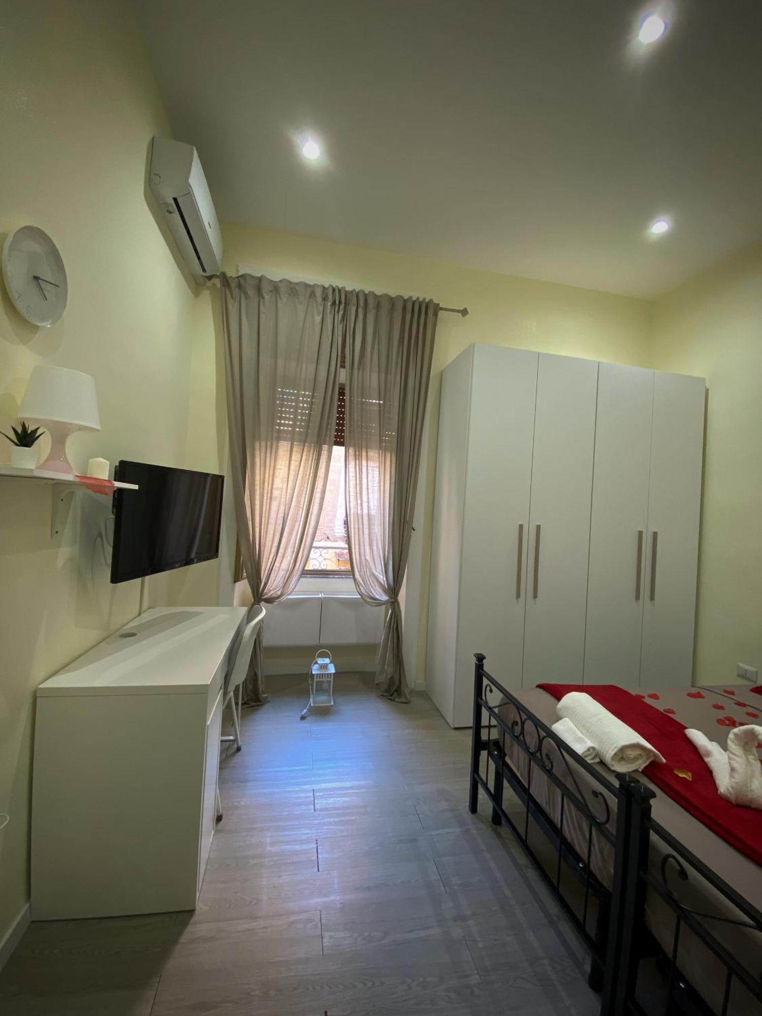 La Casa Al Centro " Vicino Al Centro Storico Di Napoli"アパートメント エクステリア 写真